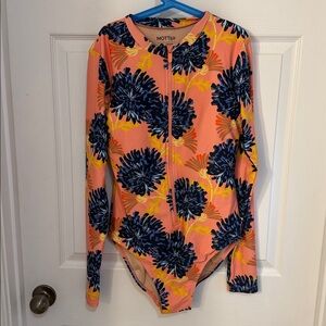 Mott50 Women's SunShade UPF 50 Long Sleeve Zip front Swimsuit size Medium